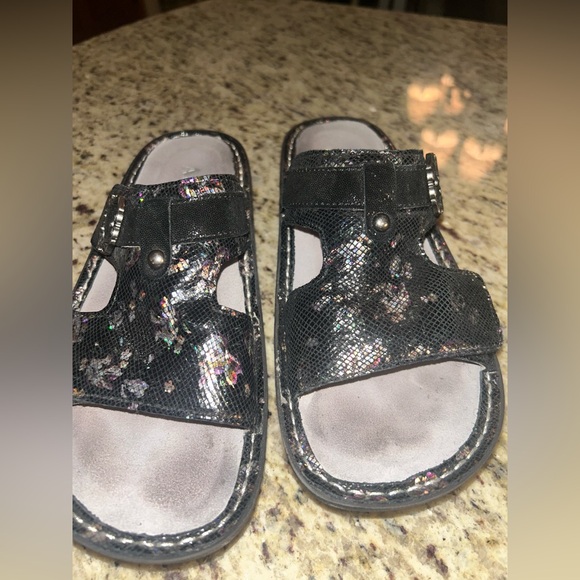 Alegria Shoes - Alegria Peggy Black shimmer leather adjustable slide sandals. Size 38 (8/8.5)